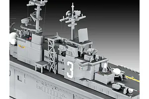 Revell 1/700 USS Wasp Class Assault Aircraft Carrier Scaled Plastic Model Kit image 69815