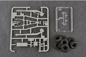 Trumpeter 1/72 Russian 9P113 TEL w/ 9M21 Rocket of 9K52 Luna-M SSM (FROG-7) Scaled Plastic Model Kit image 74324
