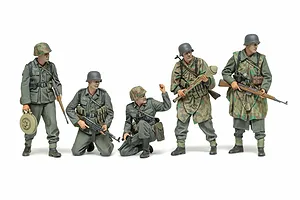 Tamiya 1/35 German Infantry Late WWII Scaled Plastic Model Set image 77433