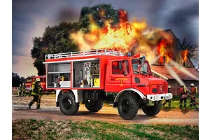 Revell 1/24 Mercedes-Benz Unimog U 1300 TLF 8/18 Scaled Plastic Model Kit image 78362