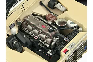 Revell 1/24 Land Rover Series III LWB Commercial image 79198