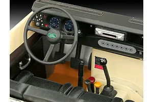 Revell 1/24 Land Rover Series III LWB Commercial image 79199