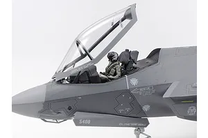 Tamiya 1/72 Lockheed Martin F-35A Lightning II Jet Fighter Scaled Plastic Model Kit image 83653