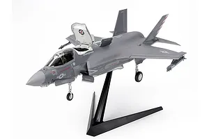 Tamiya 1/48 Lockheed F-35 B Lightning II Fighter Scaled Plastic Model Kit image 89289