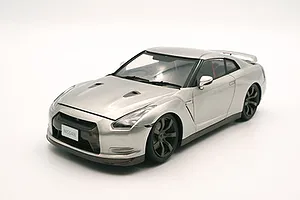 Fujimi 1/24 Nissan R35 GT-R w/ Engine Scaled Plastic Model Kit