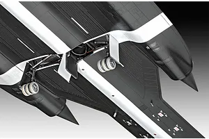 Revell 1/48 Lockheed SR-71A Blackbird Reconnaissance Aircraft Scaled Plastic Model Kit image 96485