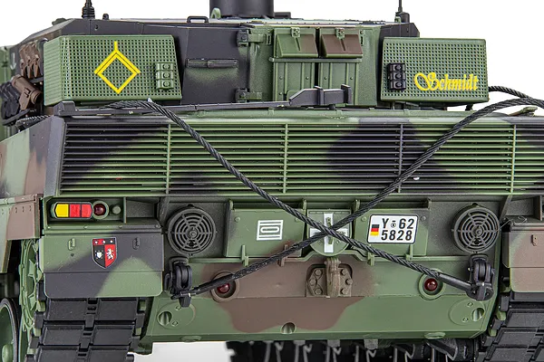 Incredible Scale Detail