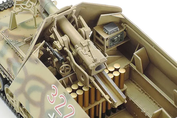 Complex suspension and tracks detail