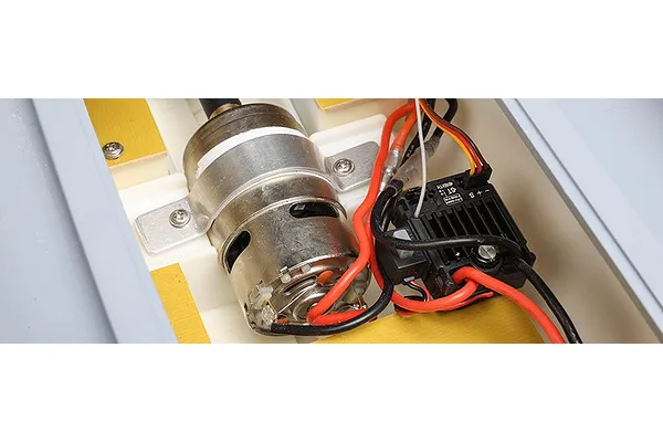 Operating water cannon plumbing