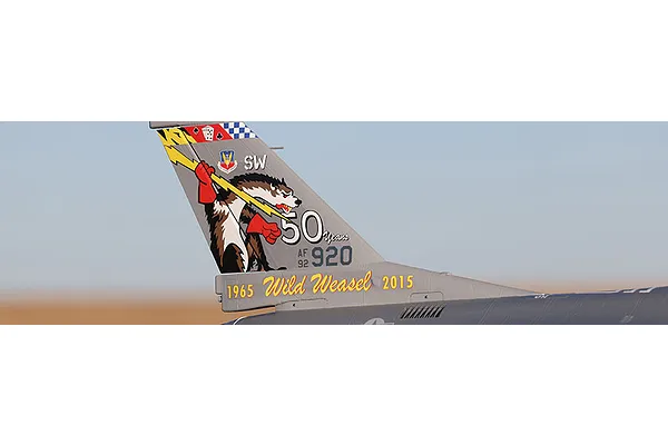 E-flite F-16 Falcon extra scale gear and retract detail