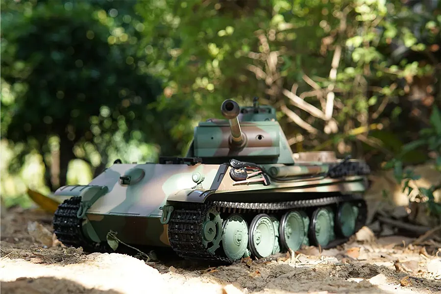 Heng Long 1/16 German King Tiger (Henschel) &amp;amp; German Panther Type G RC Tank - German Tank Bundle image 140363
