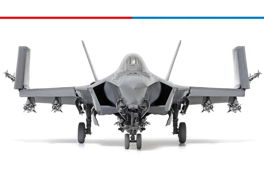 Tamiya 1/48 Lockheed Martin F-35C Lightning II Scaled Plastic Model Kit image 102694