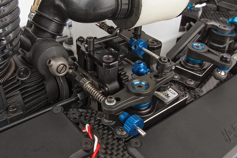 Team Associated RC8T3.2 RC Truggy Nitro 4WD 1/8 Scale Kit image 102723