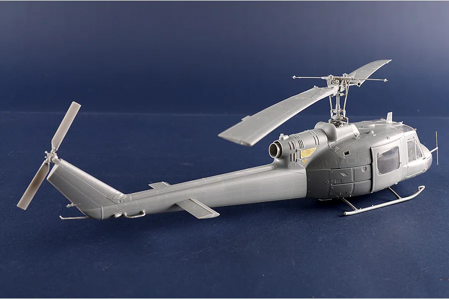 Trumpeter 1/35 Bell UH-1B Huey Iroquois Helicopter Scaled Plastic Model Kit image 108549