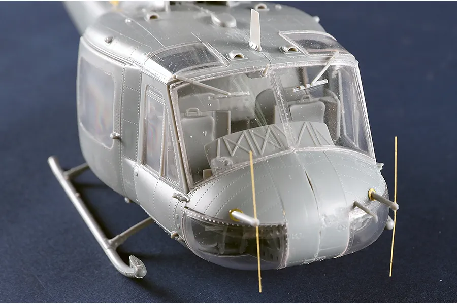 Trumpeter 1/35 Bell UH-1B Huey Iroquois Helicopter Scaled Plastic Model Kit image 108550
