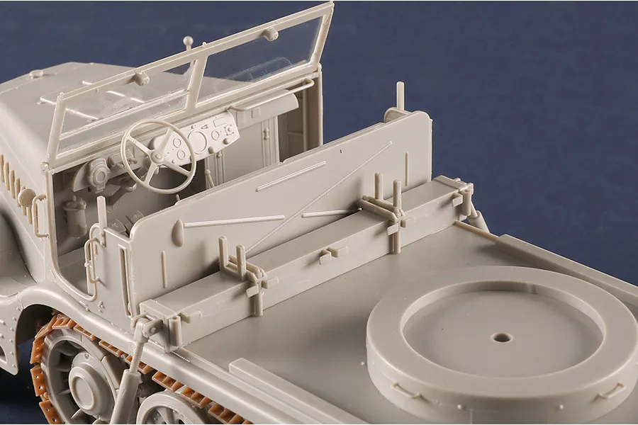 Trumpeter 1/35 Schwerer Zugkraftwagen 18t Half Track with 6t Billstein-Crane Sd.Kfz.9/1 Scaled Plastic Model Kit image 108591