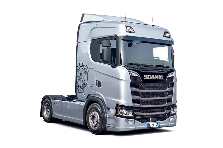 Italeri 1/24 Scania S770 4x2 Normal Roof and &amp;quot;Grey Cab&amp;quot; Truck Scaled Plastic Model Kit image 113943