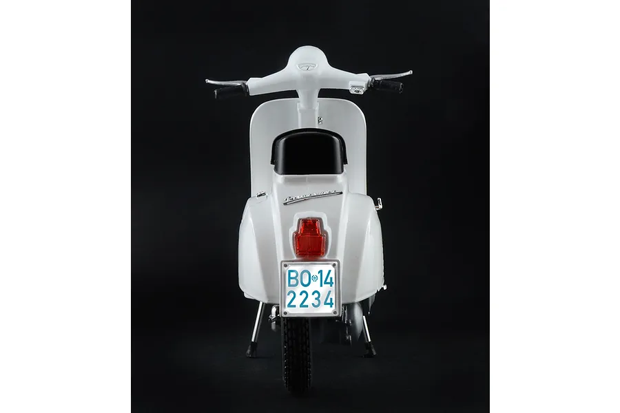 Italeri 1/9 Vespa 125 Primaverai Scooter Scaled Plastic Model Kit image 116132