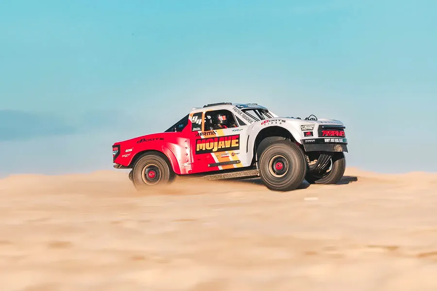 ARRMA Mojave 4X4 4S BLX RC Short Course Truck Electric Brushless 4WD 1/8 Scale RTR - White image 121646