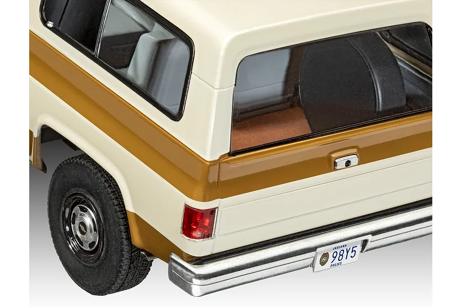 Revell 1/25 Hoppers 1985 Chevrolet K5 Blazer SUV Scaled Plastic Model Kit - Stranger Things image 122819