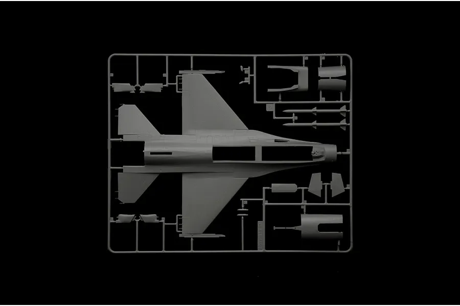 Italeri 1/48 F-16C Fighting Falcon Scaled Plastic Model Kit - War Thunder Edition image 123938
