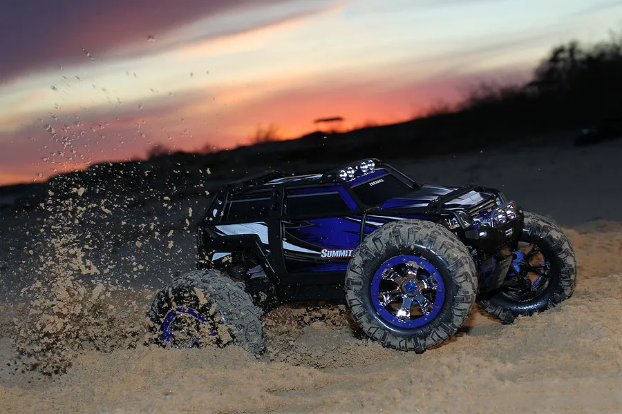 Traxxas Summit RC Monster Truck Electric 4WD 1/10 Scale RTR image 12617