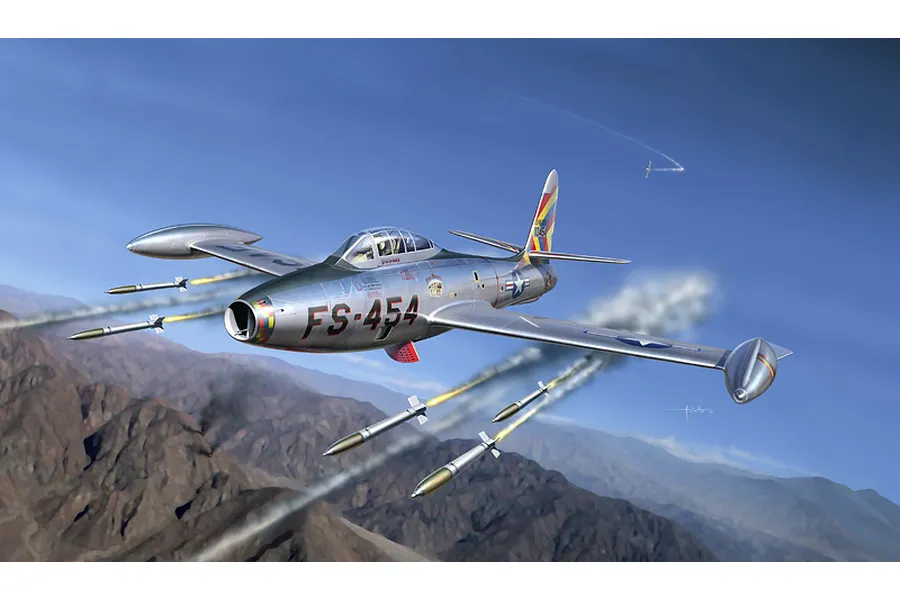 Italeri 1/72 F-84G Thunderjet Bomber Scaled Plastic Model Kit image 126720