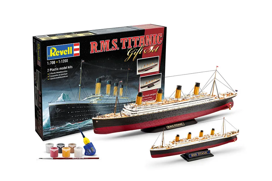 Revell 1/700 &amp;amp; 1/1200 R.M.S. Titanic Gift Set Scaled Plastic Model Kit image 126832