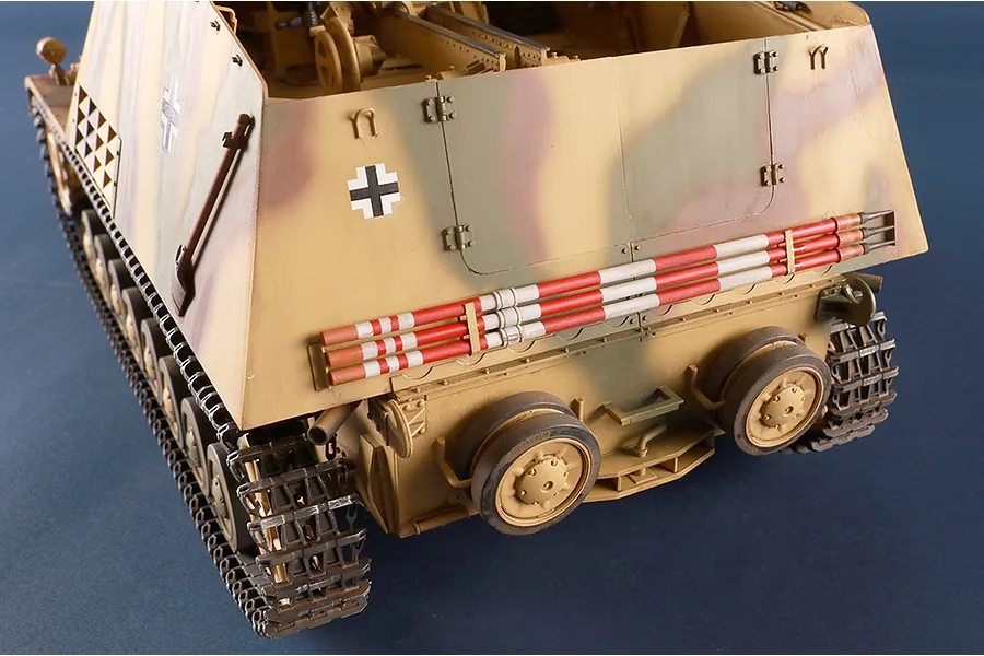 Trumpeter 1/16 Sd.Kfz.165 Hummel Wasp (Late) Scaled Plastic Model Kit image 129583