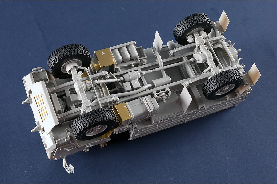 Trumpeter 1/35 M1078A1P2 Armoured Truck Scaled Plastic Model Kit image 129598