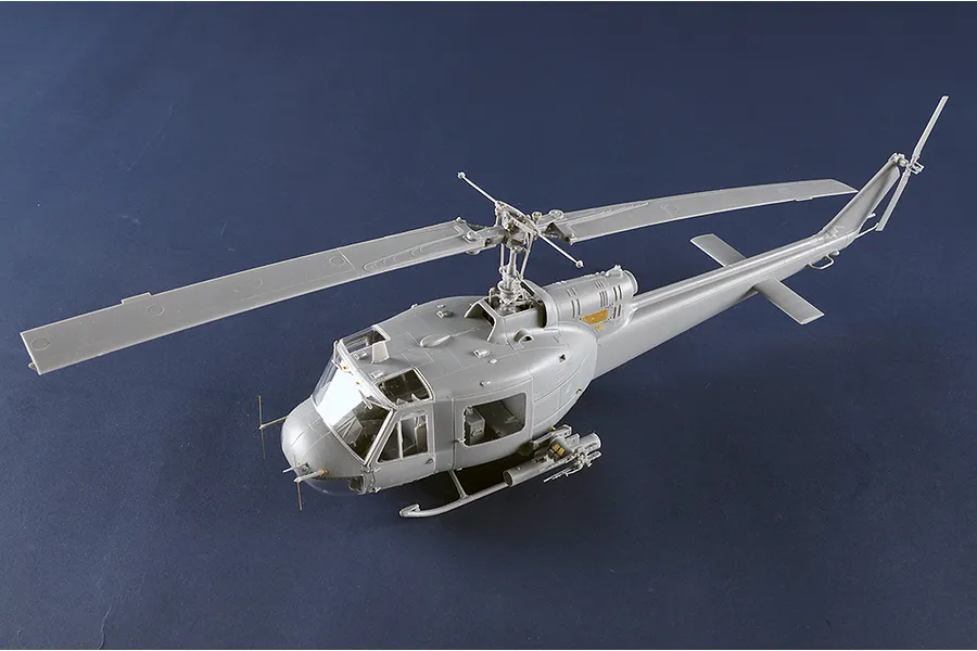Trumpeter 1/35 UH-1B Huey - Gunship Helicopter Scaled Plastic Model Kit image 129608