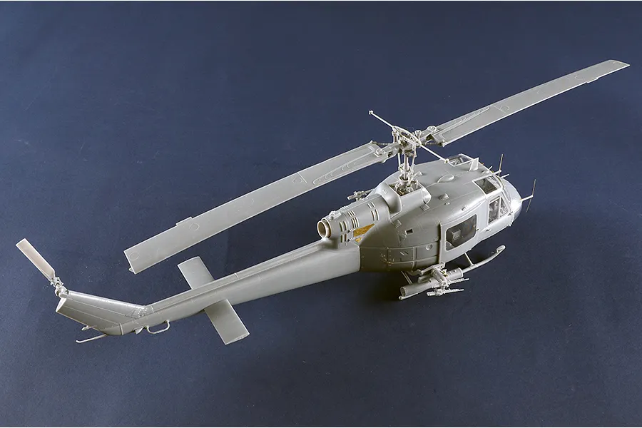 Trumpeter 1/35 UH-1B Huey - Gunship Helicopter Scaled Plastic Model Kit image 129609