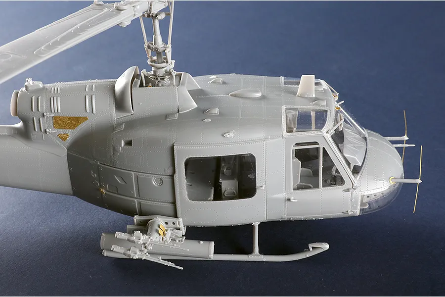 Trumpeter 1/35 UH-1B Huey - Gunship Helicopter Scaled Plastic Model Kit image 129611