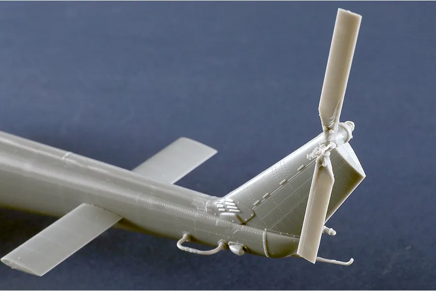 Trumpeter 1/35 UH-1B Huey - Gunship Helicopter Scaled Plastic Model Kit image 129613