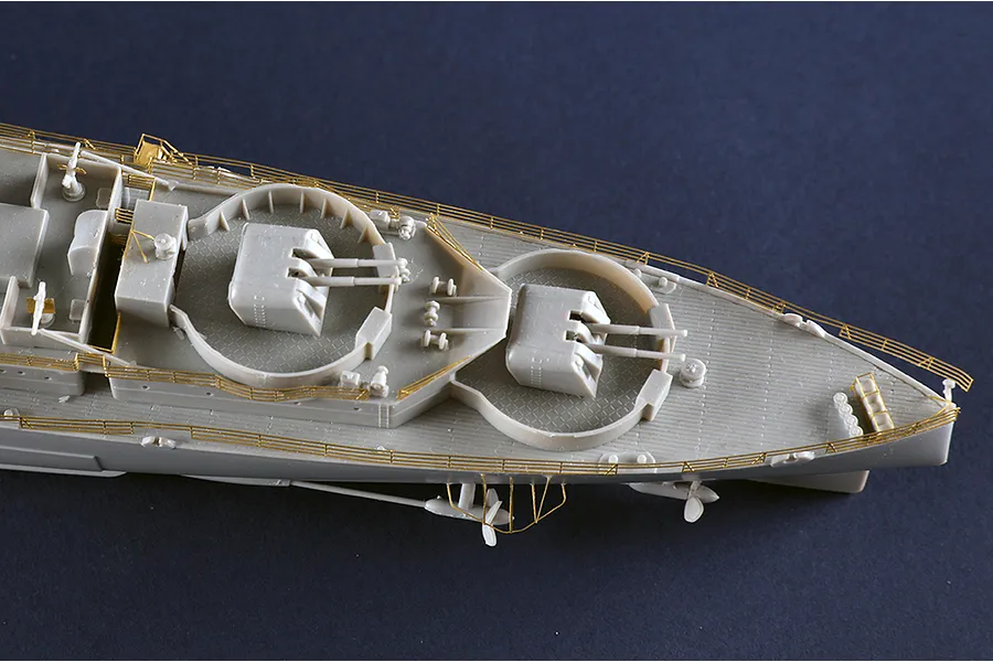 Trumpeter 1/350 HMS Scylla Dido-Class Light Cruiser Scaled Plastic Model Kit image 129624