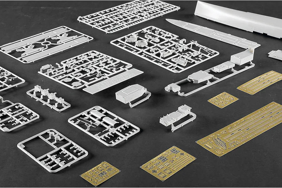 Trumpeter 1/350 HMS Scylla Dido-Class Light Cruiser Scaled Plastic Model Kit image 129629