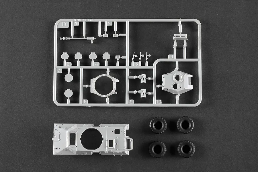 Trumpeter 1/72 LAV-150 Commando AFV with Cockerill 90mm Gun Scaled Plastic Model Kit image 129642