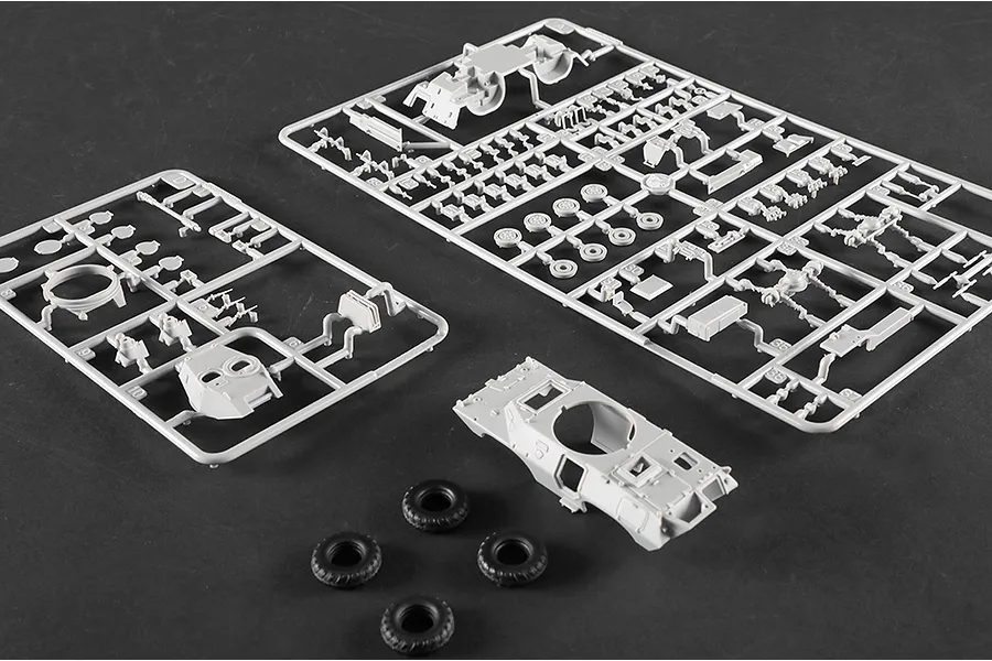 Trumpeter 1/72 LAV-150 Commando AFV with Cockerill 90mm Gun Scaled Plastic Model Kit image 129644