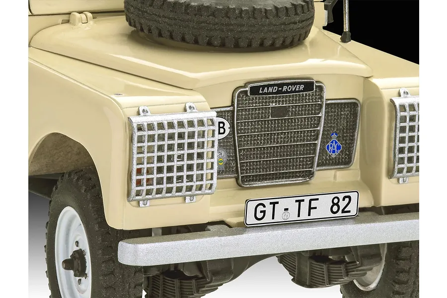 Revell 1/24 Land Rover Series III LWF 109 Scaled Plastic Model Kit image 130344