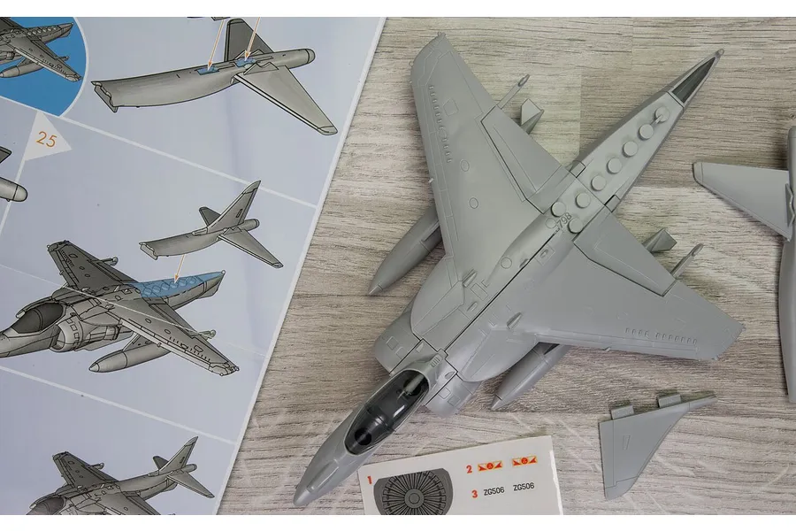 Airfix Harrier Jet Plastic Quickbuild Plastic Model Kit image 132101