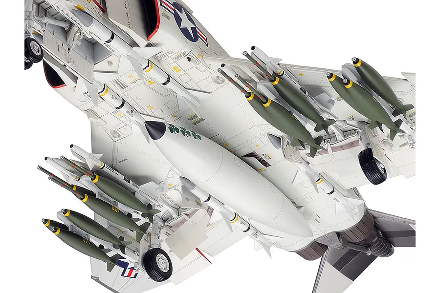 Tamiya 1/32 McDonnell Douglas F-4J Phantom II Jet Scaled Plastic Model Kit image 132438