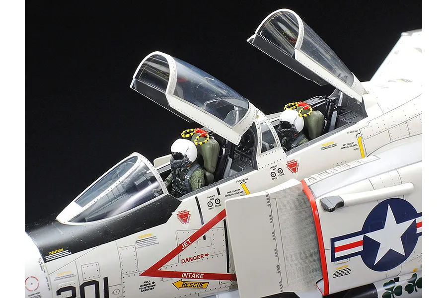 Tamiya 1/32 McDonnell Douglas F-4J Phantom II Jet Scaled Plastic Model Kit image 132441