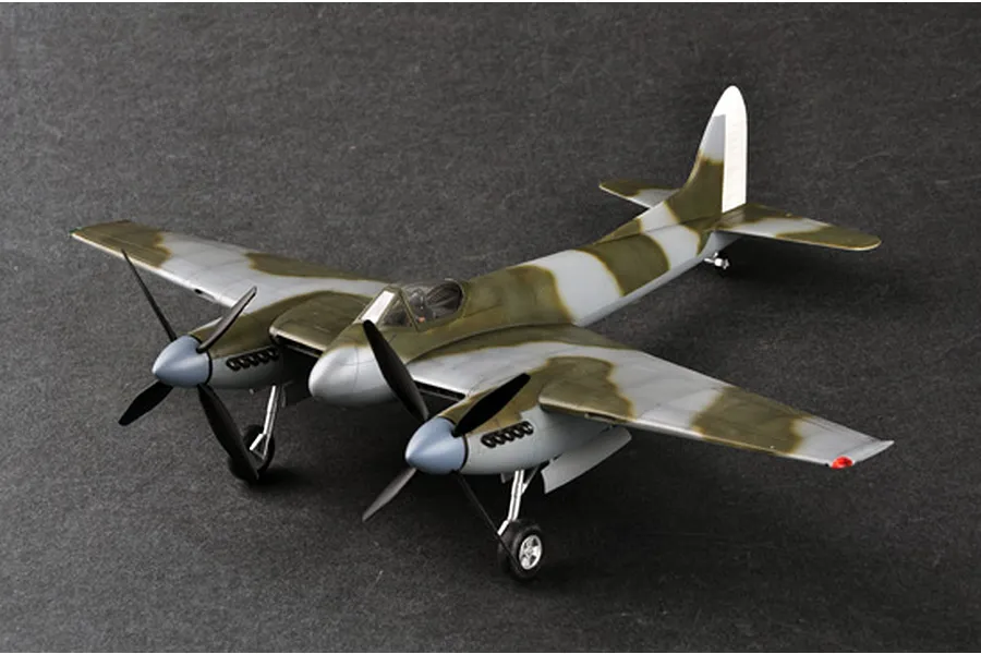 Trumpeter 1/48 De Havilland Hornet F.3 Fighter Scaled Plastic Model Kit image 133841