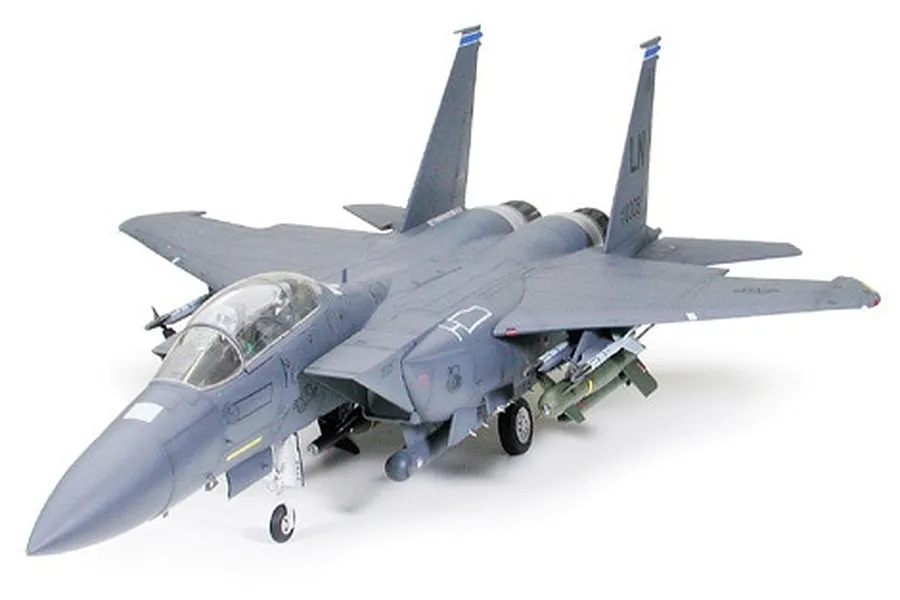Tamiya 1/32 Boeing F-15E Strike Eagle with Bunker Buster Jet Scaled Plastic Model Kit image 133941