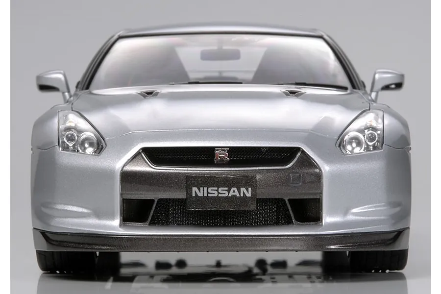 Tamiya 1/24 Nissan R35 GT-R Scaled Plastic Model Kit image 134174