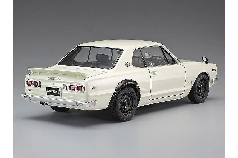 Tamiya 1/24 Nissan Skyline 2000 GT-R Hard Top Scaled Plastic Model Kit image 134563