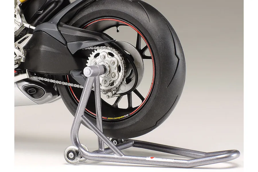 Tamiya 1/12 Ducati 1199 Panigale S Tricolore Motorcycle Scaled Plastic Model Kit image 134569