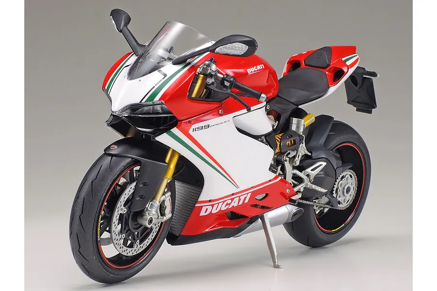 Tamiya 1/12 Ducati 1199 Panigale S Tricolore Motorcycle Scaled Plastic Model Kit image 134571