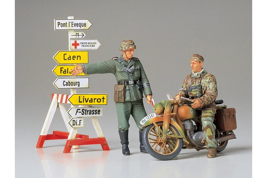 Tamiya 1/35 German Motorcycle Orderly Set Scaled Plastic Model Kit image 134720