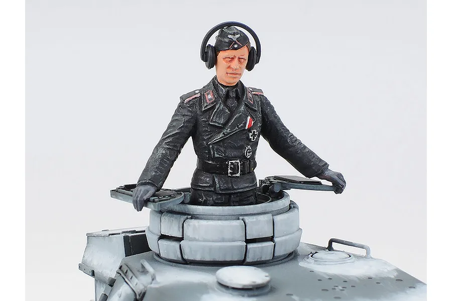Tamiya 1/35 German Panzerkampfwagen III Ausf.N (Sd.Kfz.141/2) Tank Scaled Plastic Model Kit image 134773